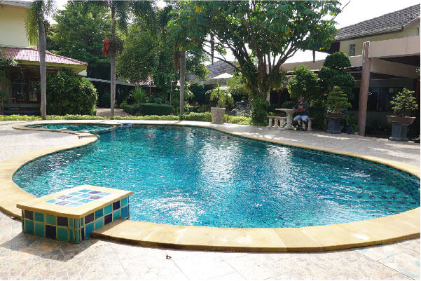 อุปกรณ์สระว่ายน้ำครบวงจร