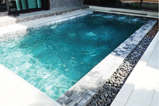 อุปกรณ์สระว่ายน้ำครบวงจร