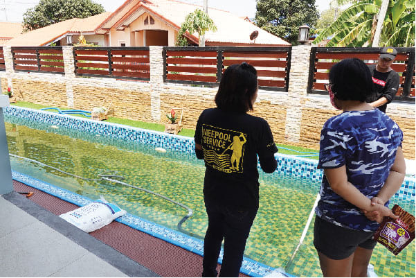 อุปกรณ์สระว่ายน้ำครบวงจร