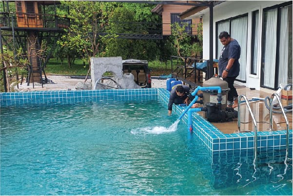 อุปกรณ์สระว่ายน้ำครบวงจร