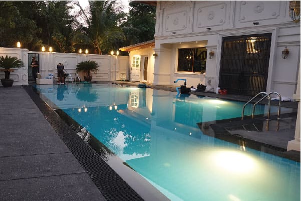 อุปกรณ์สระว่ายน้ำครบวงจร