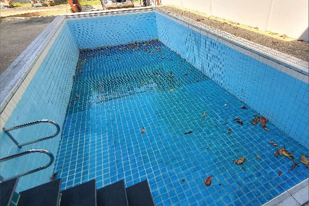 ปรับปรุงสระว่ายน้ำ